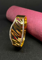 Majestic Wave Cut Gold Cuff